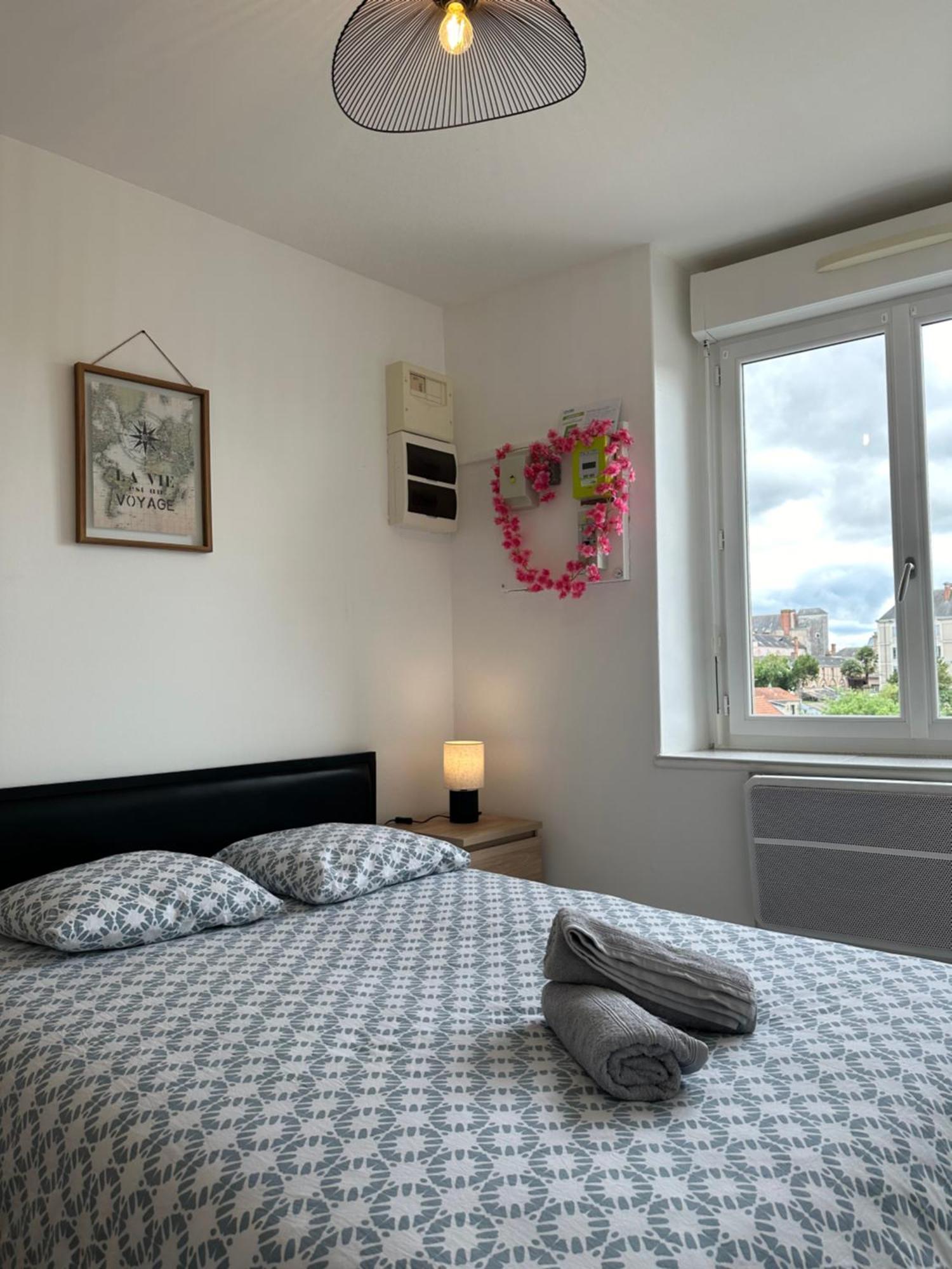 Appartement Cosy En Centre Ville Шоле Екстер'єр фото